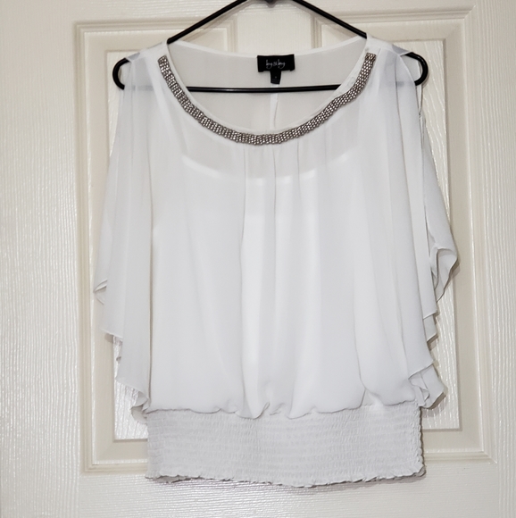 Women's top flutter Sleeve white top cold shoulder - Picture 5 of 8